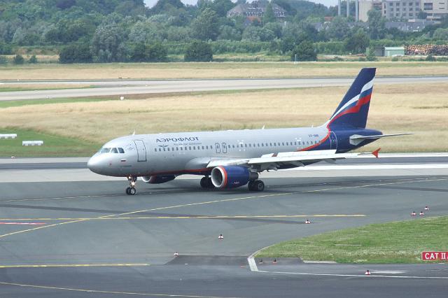 dscf1933.jpg - VP-BWI Aeoroflot Airbus A320-214