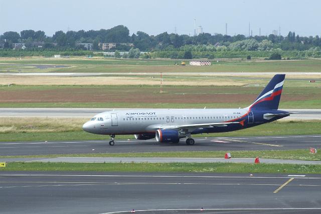 dscf1934.jpg - VP-BWI Aeoroflot Airbus A320-214